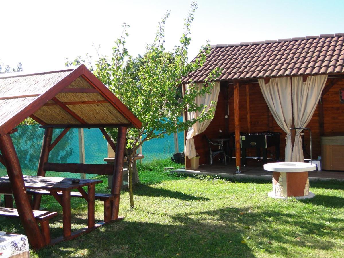 Vadrózsa Vendégház-Apartman Demjén Extérieur photo